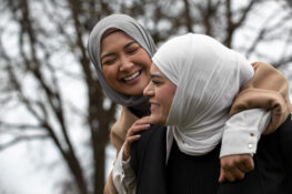 4 Ayat Alquran tentang Ibu, Sosok Mulia yang Wajib dihormati