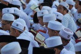 Santri Zaman Now: Tetap Berakar di Tradisi, Melek di Era Digital